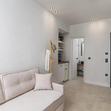 Ostria Vento Πανσιόν 4*